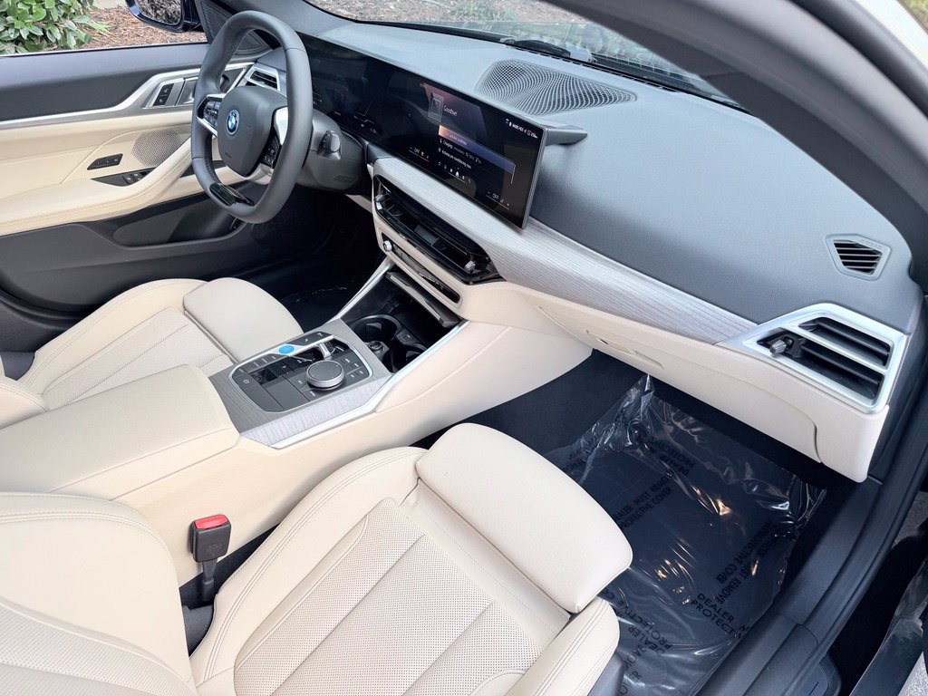 Used 2025 BMW i4 eDrive40 RWD image 32