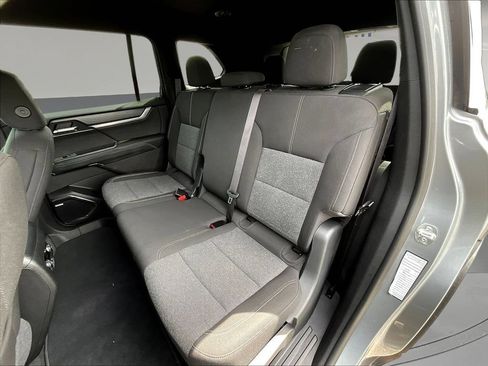 Used 2025 GMC Acadia Elevation AWD/4WD image 25