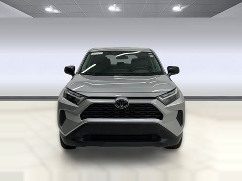 Used 2023 Toyota RAV4 LE AWD/4WD image 5