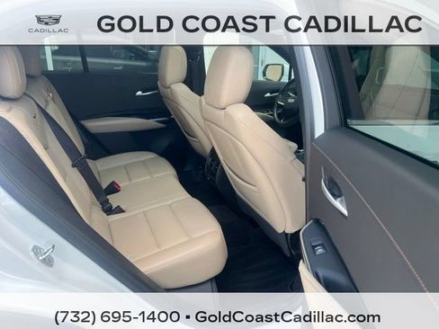 Certified 2024 Cadillac XT4 Luxury w/ Cold Weather Package AWD/4WD image 8