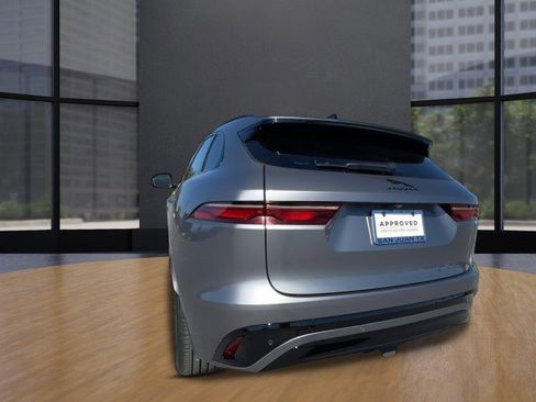 Used 2024 Jaguar F-PACE R-Dynamic S image 7