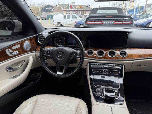 Used 2018 Mercedes-Benz E 300 4MATIC image 11