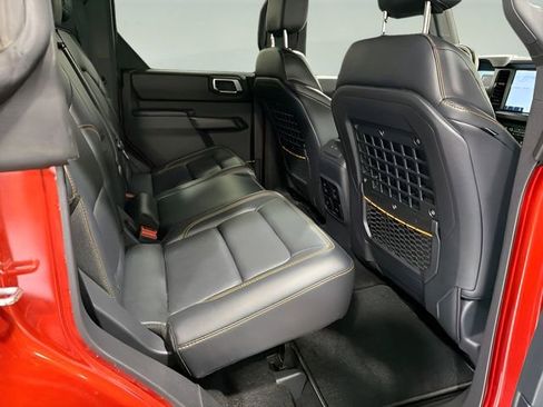 Used 2024 Ford Bronco Badlands w/ Sasquatch Package AWD/4WD image 33