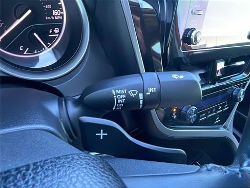 Used 2024 Toyota Camry SE image 26