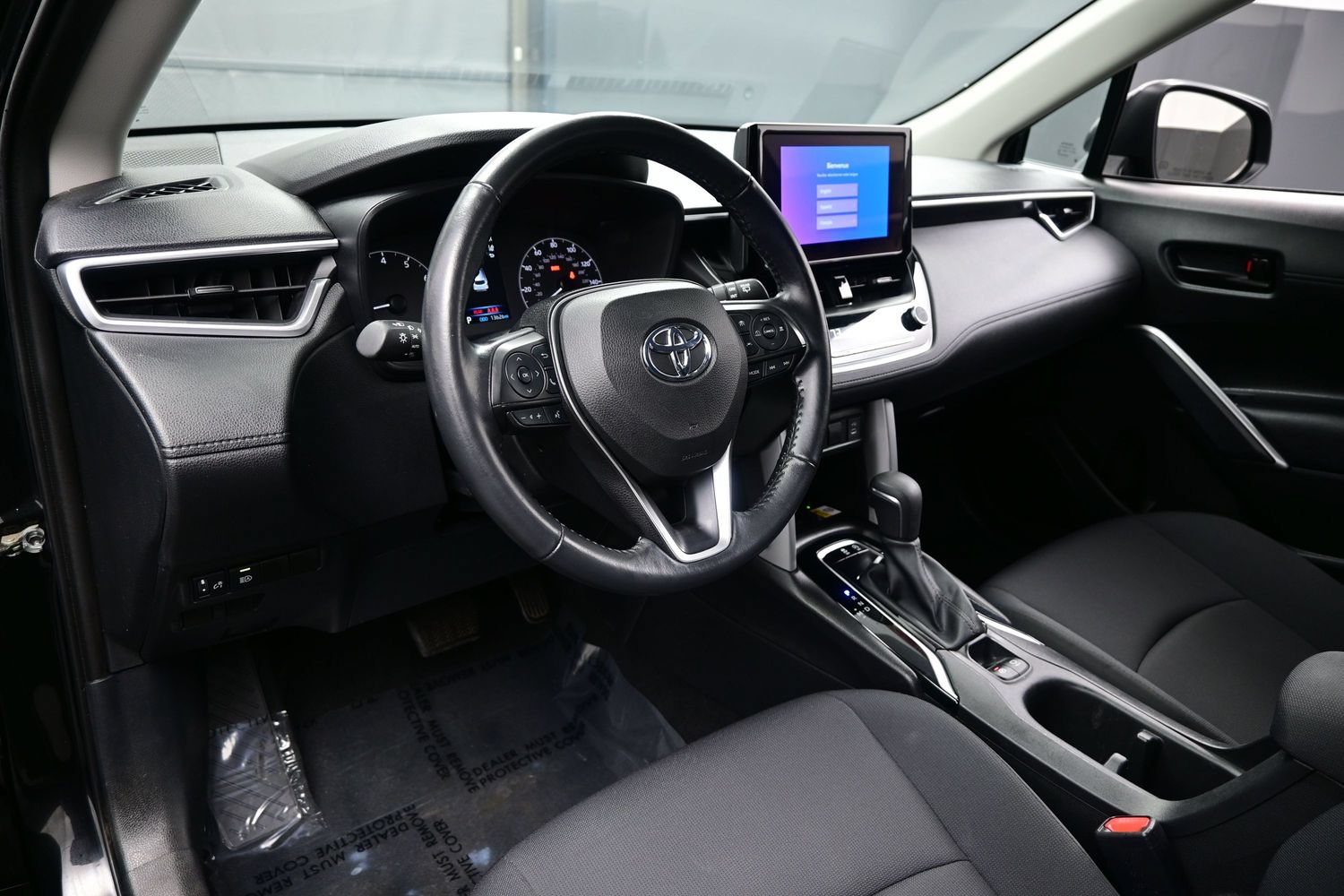 Used 2023 Toyota Corolla Cross LE AWD/4WD image 12
