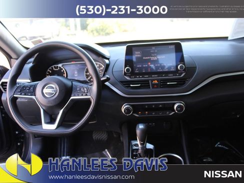 Used 2021 Nissan Altima 2.5 SV FWD image 17