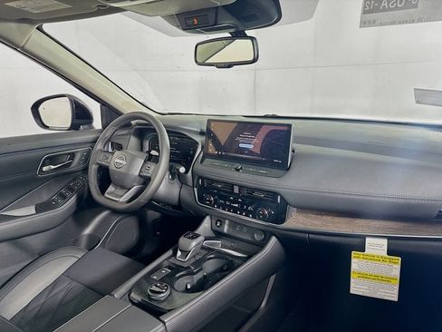 New 2026 Nissan Rogue Platinum w/ Tech Package image 28