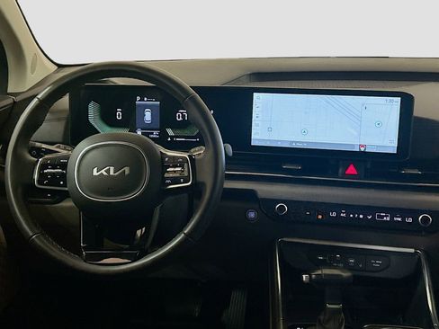 Used 2025 Kia Carnival EX FWD image 20