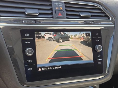 Used 2020 Volkswagen Tiguan SE w/ Panoramic Sunroof Package FWD image 22
