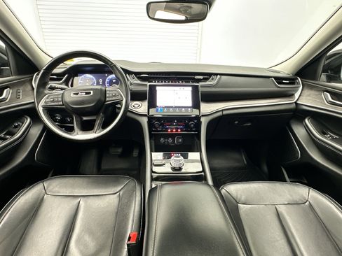 Used 2022 Jeep Grand Cherokee Limited w/ Trailer Tow Prep Group (B) image 16