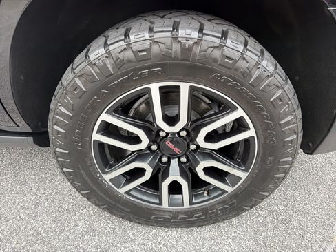 Certified 2023 GMC Yukon AT4 w/ AT4 Premium Plus Package AWD/4WD image 20