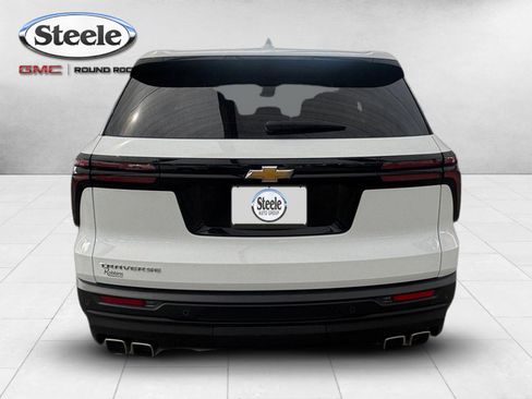 Used 2024 Chevrolet Traverse LS FWD image 4