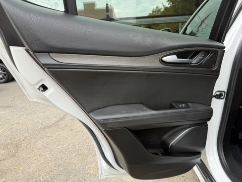 Used 2022 Alfa Romeo Stelvio Ti w/ Active Assist Plus Package image 40