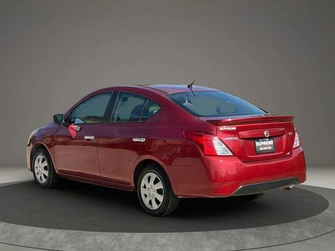 Used 2018 Nissan Versa SV image 5