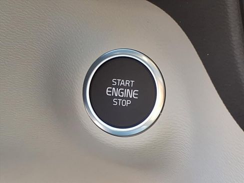 New 2026 Volvo XC40 B5 Ultra w/ Protection Package Premier image 22