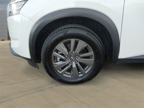 Used 2022 Nissan Pathfinder S image 14