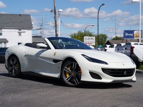 Used 2019 Ferrari Portofino RWD image 30