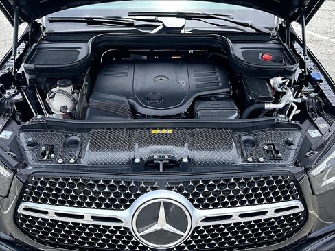 Used 2025 Mercedes-Benz GLE 450 4MATIC Coupe image 32