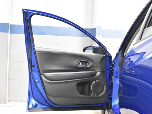 Used 2021 Honda HR-V EX-L image 10