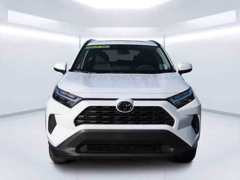Used 2025 Toyota RAV4 XLE w/ Convenience Package FWD image 8
