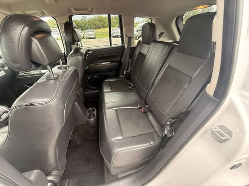 Used 2014 Jeep Compass Latitude AWD/4WD image 9