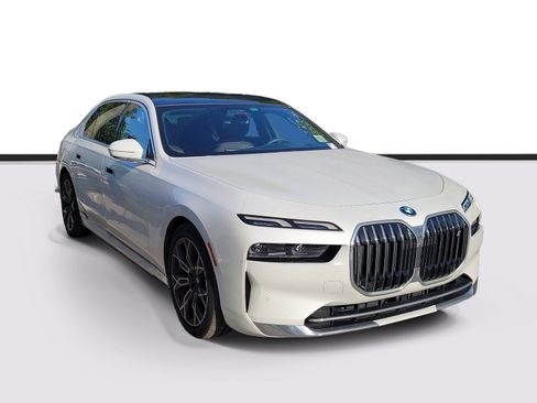 Certified 2023 BMW i7 xDrive60 AWD/4WD image 1