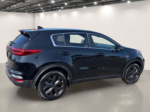 Certified 2022 Kia Sportage LX w/ LX AWD Value Edition Package image 8