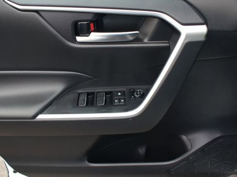 Used 2024 Toyota RAV4 XLE image 28