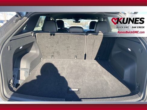 Used 2024 Volkswagen Atlas Cross Sport SE image 7