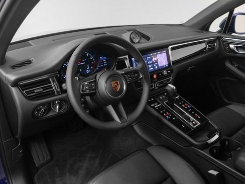 Used 2025 Porsche Macan image 4