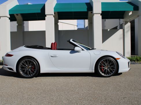 Certified 2019 Porsche 911 Carrera S image 8