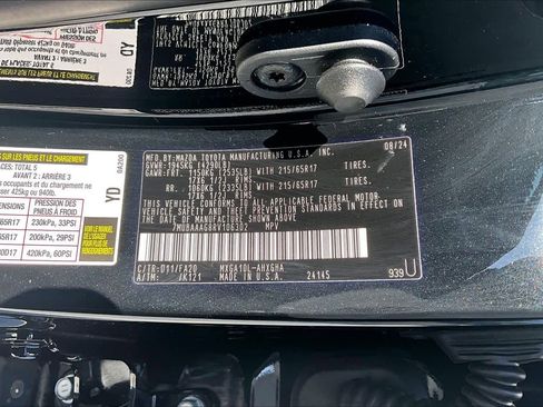 Used 2024 Toyota Corolla Cross LE w/ Moonroof Package image 32