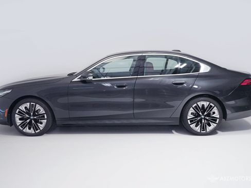 Used 2026 BMW 530i RWD image 4