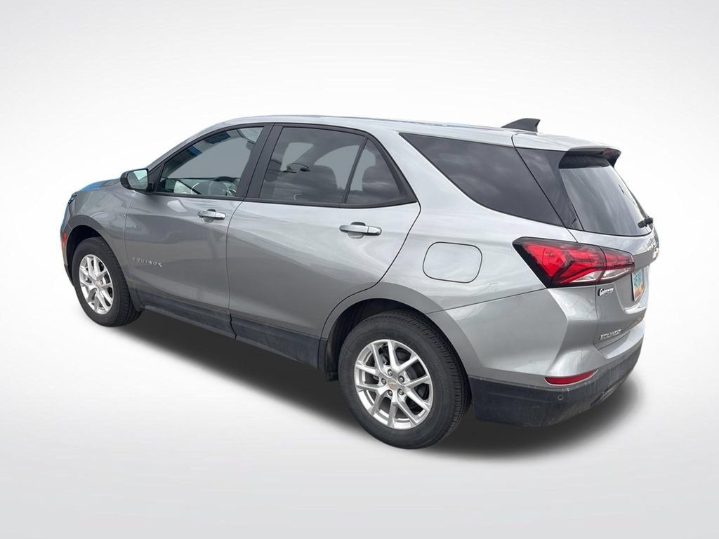 Used 2024 Chevrolet Equinox LS w/ LS Convenience Package AWD/4WD image 6