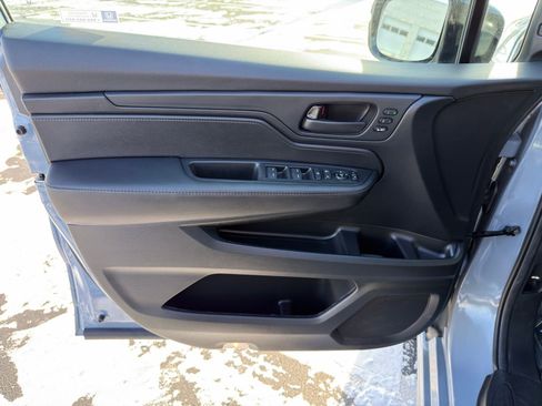 Used 2024 Honda Odyssey Sport image 11