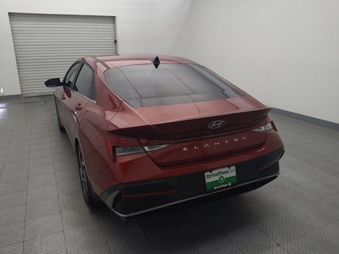 Used 2025 Hyundai Elantra SEL image 6