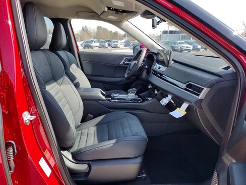 New 2026 Mitsubishi Outlander SE image 11