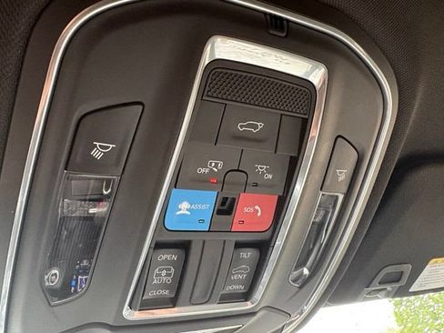 Used 2023 Jeep Grand Cherokee Altitude AWD/4WD image 40