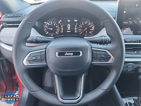 Used 2024 Jeep Compass Latitude image 12