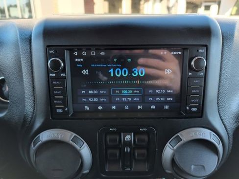 Used 2015 Jeep Wrangler Unlimited Sport w/ Quick Order Package 23S AWD/4WD image 23