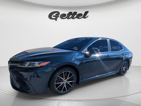 Used 2021 Toyota Camry SE image 1