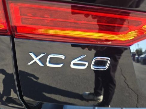 Certified 2024 Volvo XC60 B5 Ultimate w/ Protection Package Premier AWD/4WD image 4