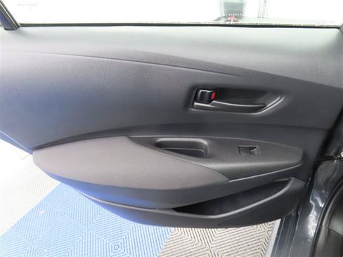 Used 2025 Toyota Corolla LE FWD image 24