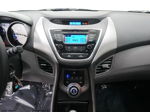 Used 2013 Hyundai Elantra GLS w/ Preferred Pkg FWD image 17