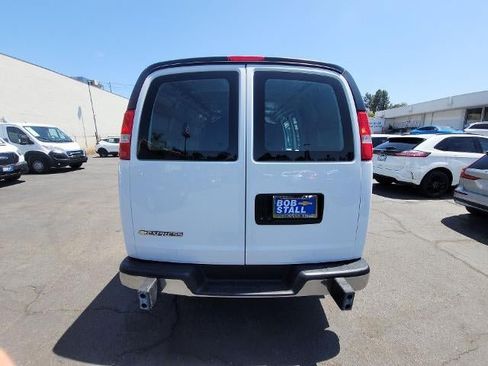 Used 2024 Chevrolet Express 2500 w/ Driver Convenience Package RWD image 7