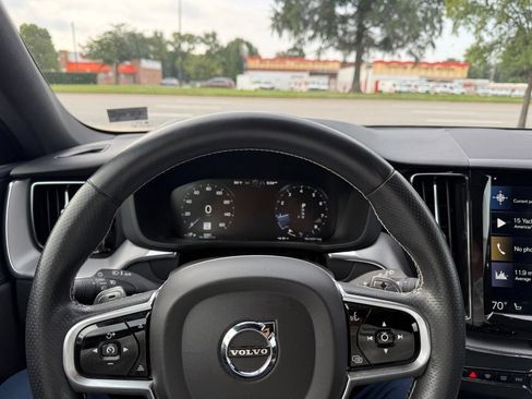 Used 2018 Volvo XC60 T6 R-Design w/ Convenience Package AWD/4WD image 6