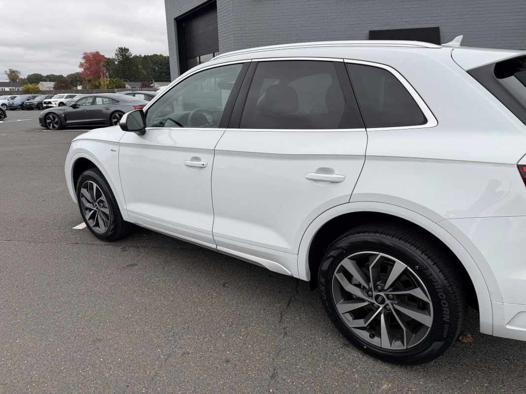 Used 2024 Audi Q5 2.0T Premium Plus AWD/4WD image 12