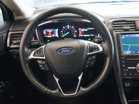 Used 2019 Ford Fusion Titanium image 31