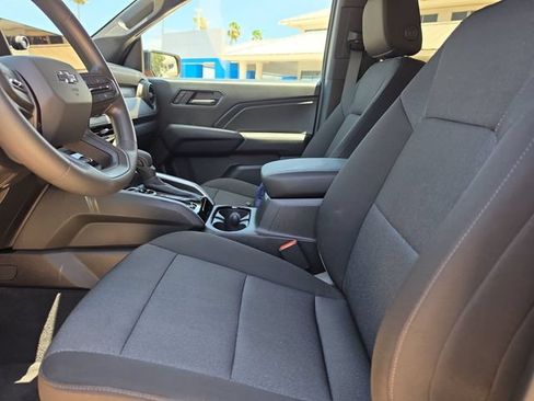 Used 2024 Chevrolet Colorado Trail Boss w/ Technology Package AWD/4WD image 15