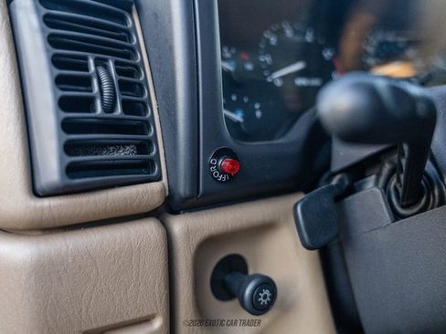 Used 2000 Jeep Wrangler Sahara AWD/4WD image 89